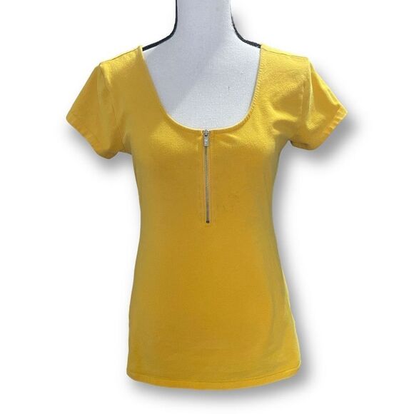 Guess Marigold Scoop Neck and Zippered Front Knit Blouse, Large - Picture 1 of 8
